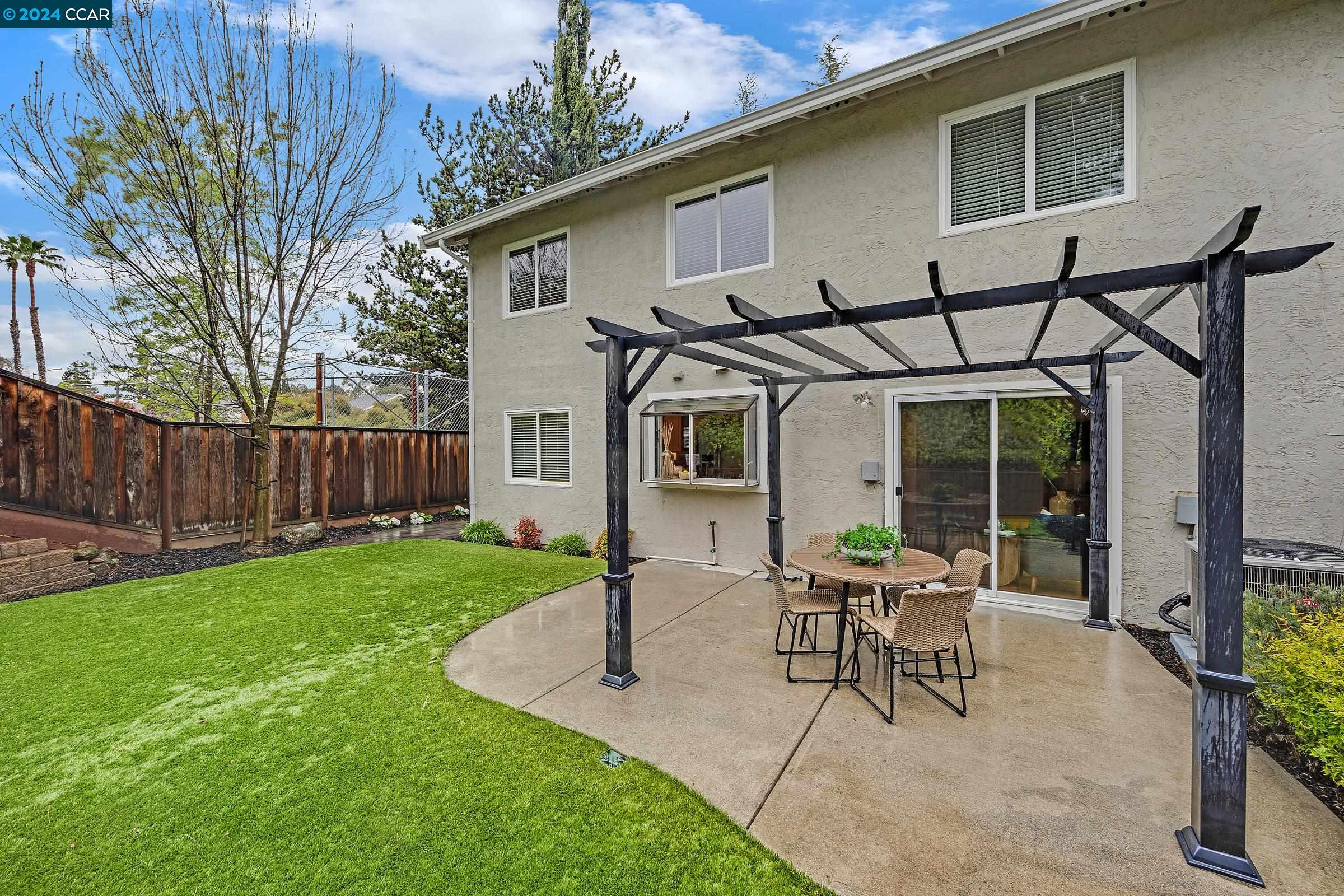 333 WILLOWCREEK LN.