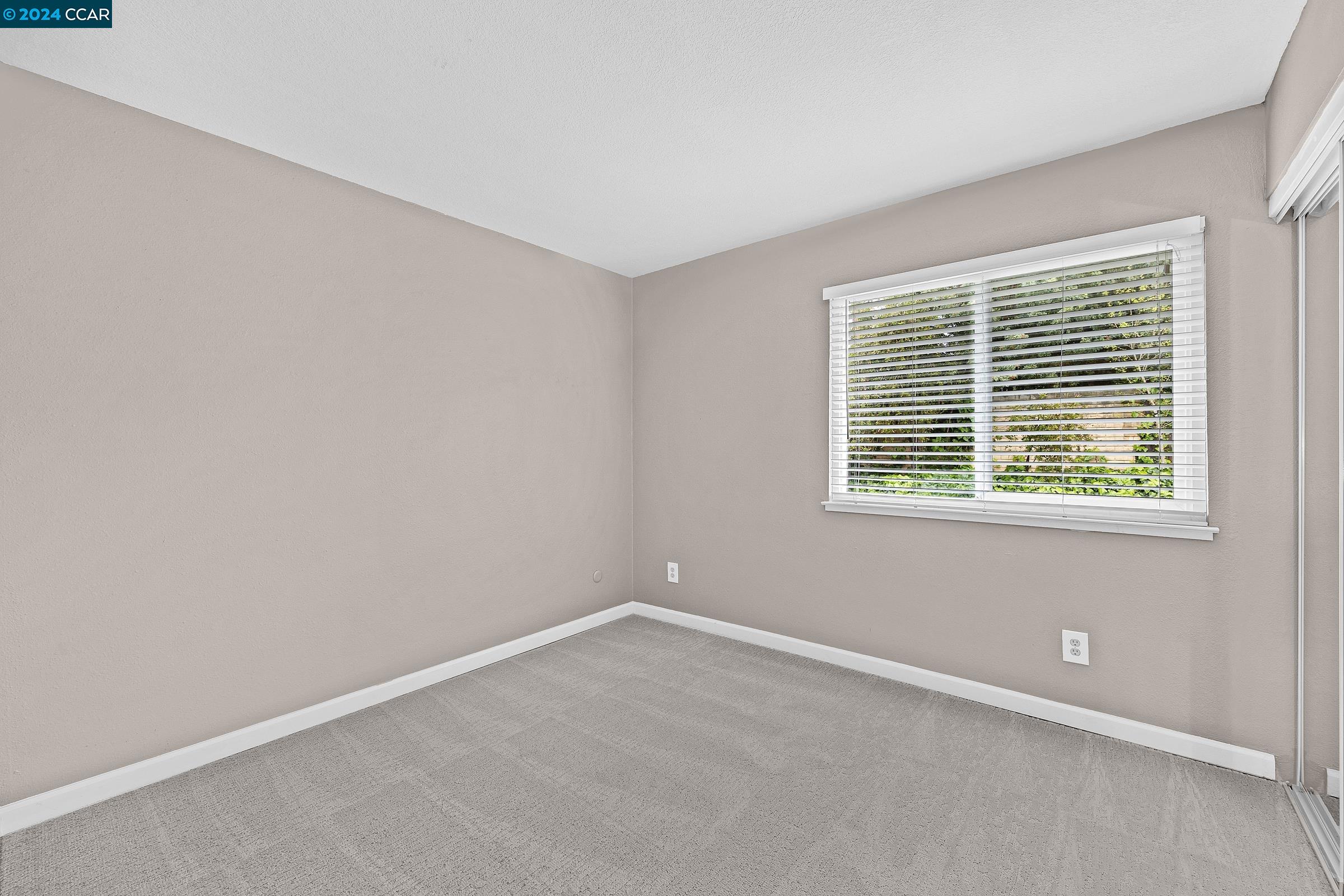 333 WILLOWCREEK LN.