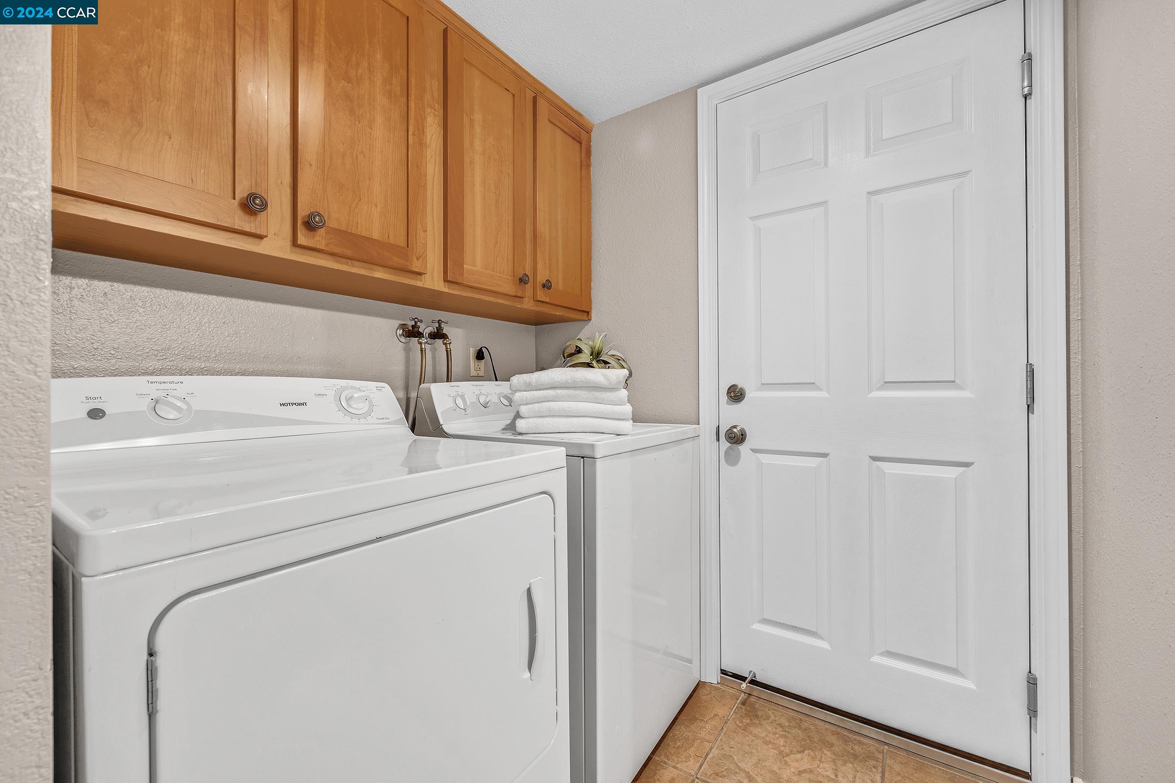 333 WILLOWCREEK LN.