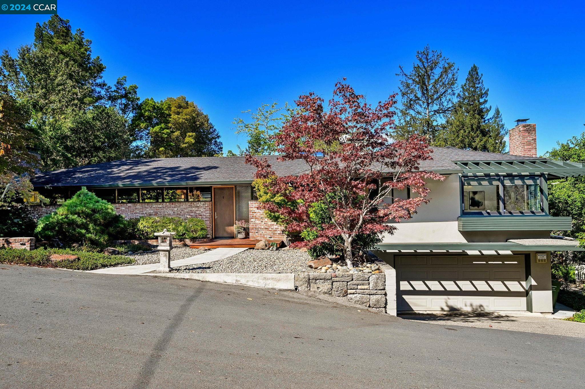 1 Moraga Ct