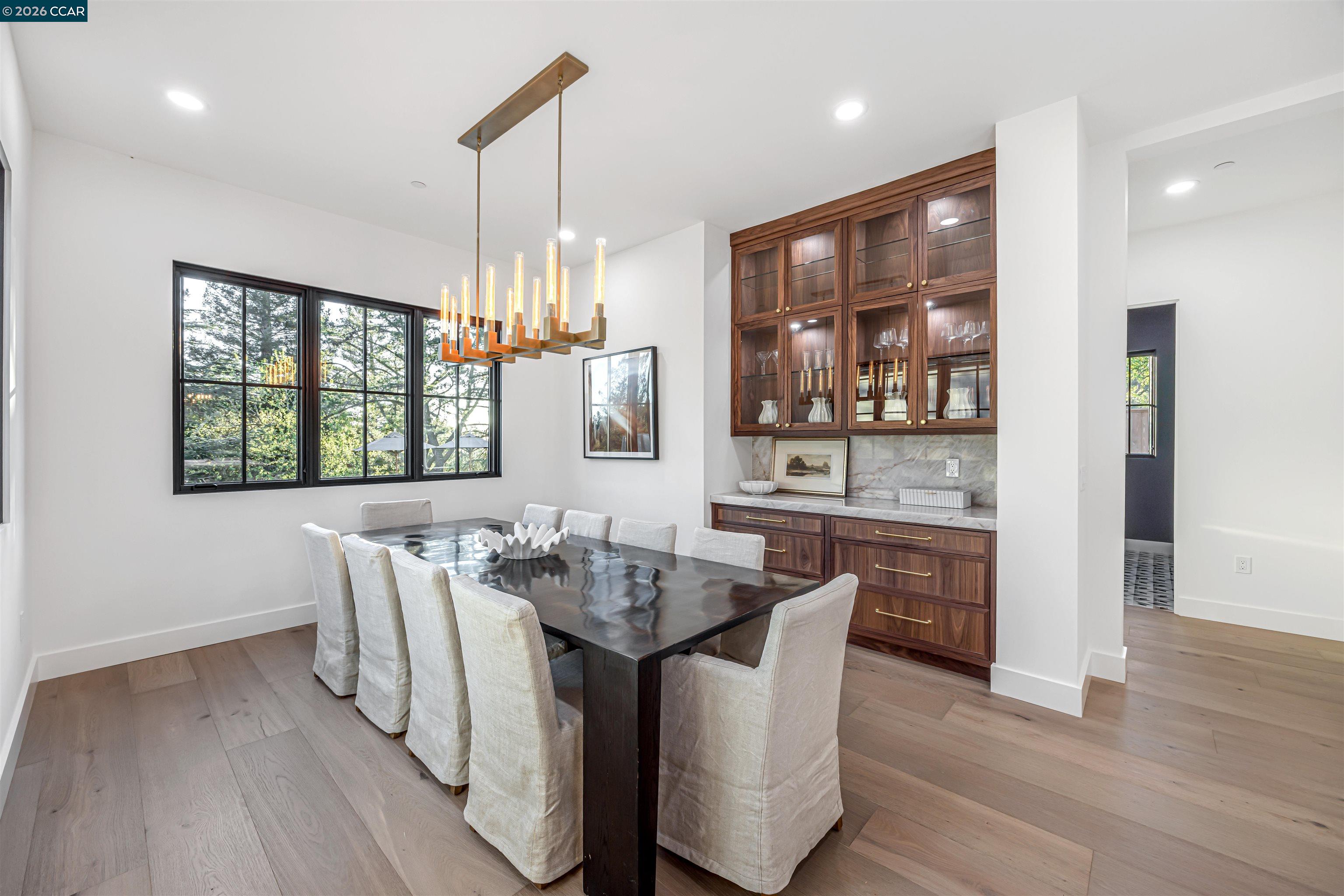1570 Rancho View Dr