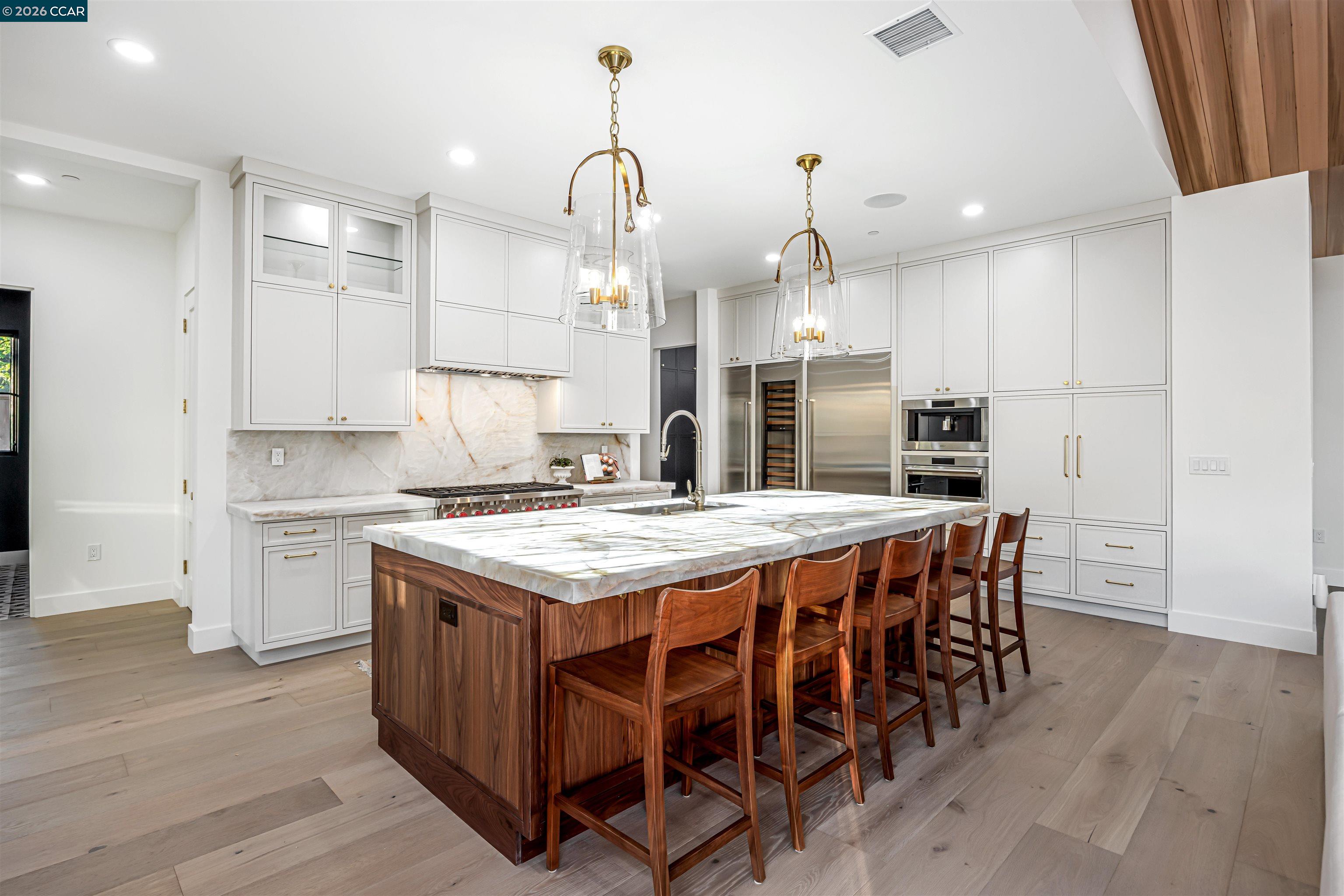 1570 Rancho View Dr