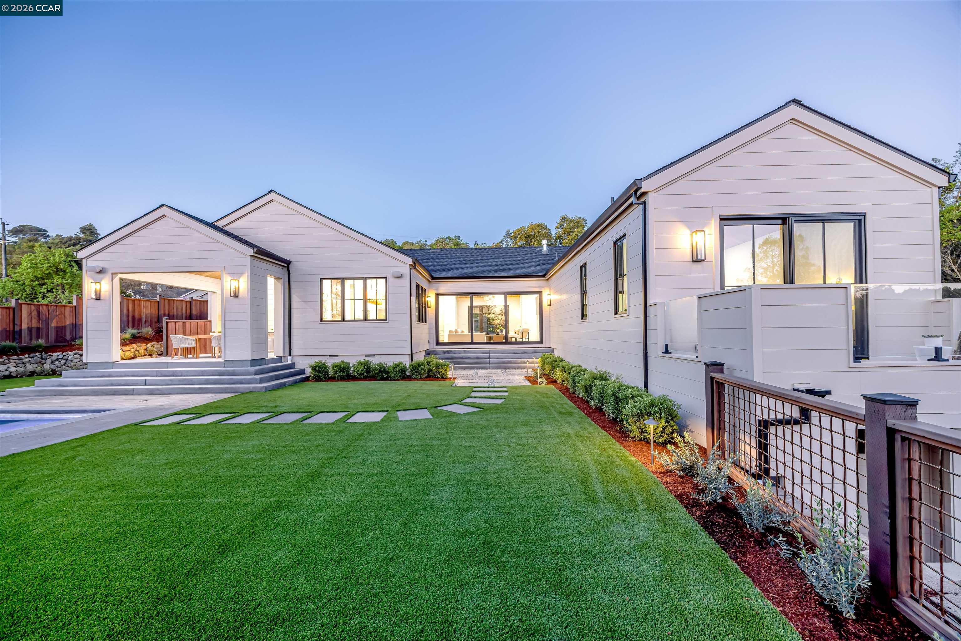 1570 Rancho View Dr