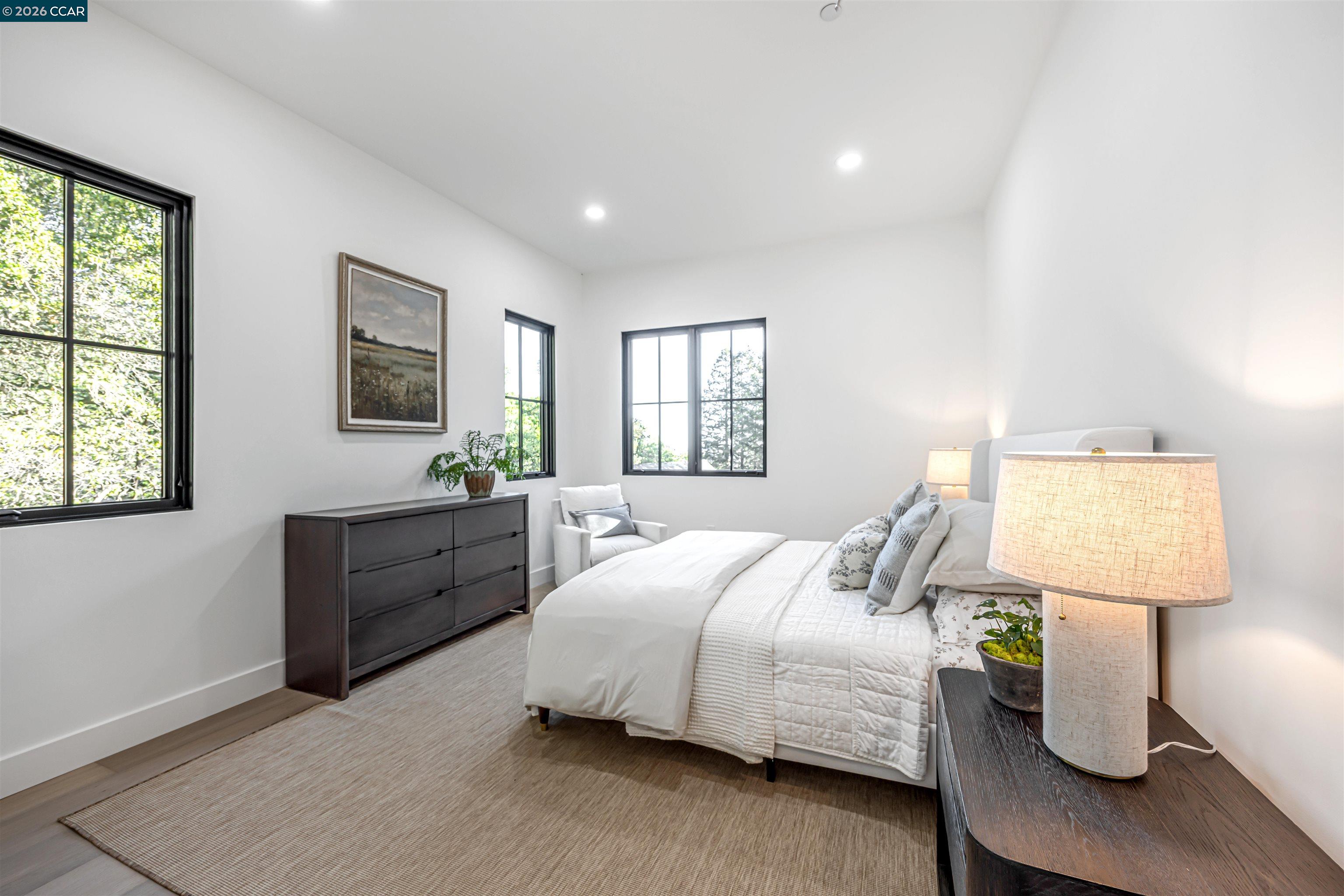 1570 Rancho View Dr