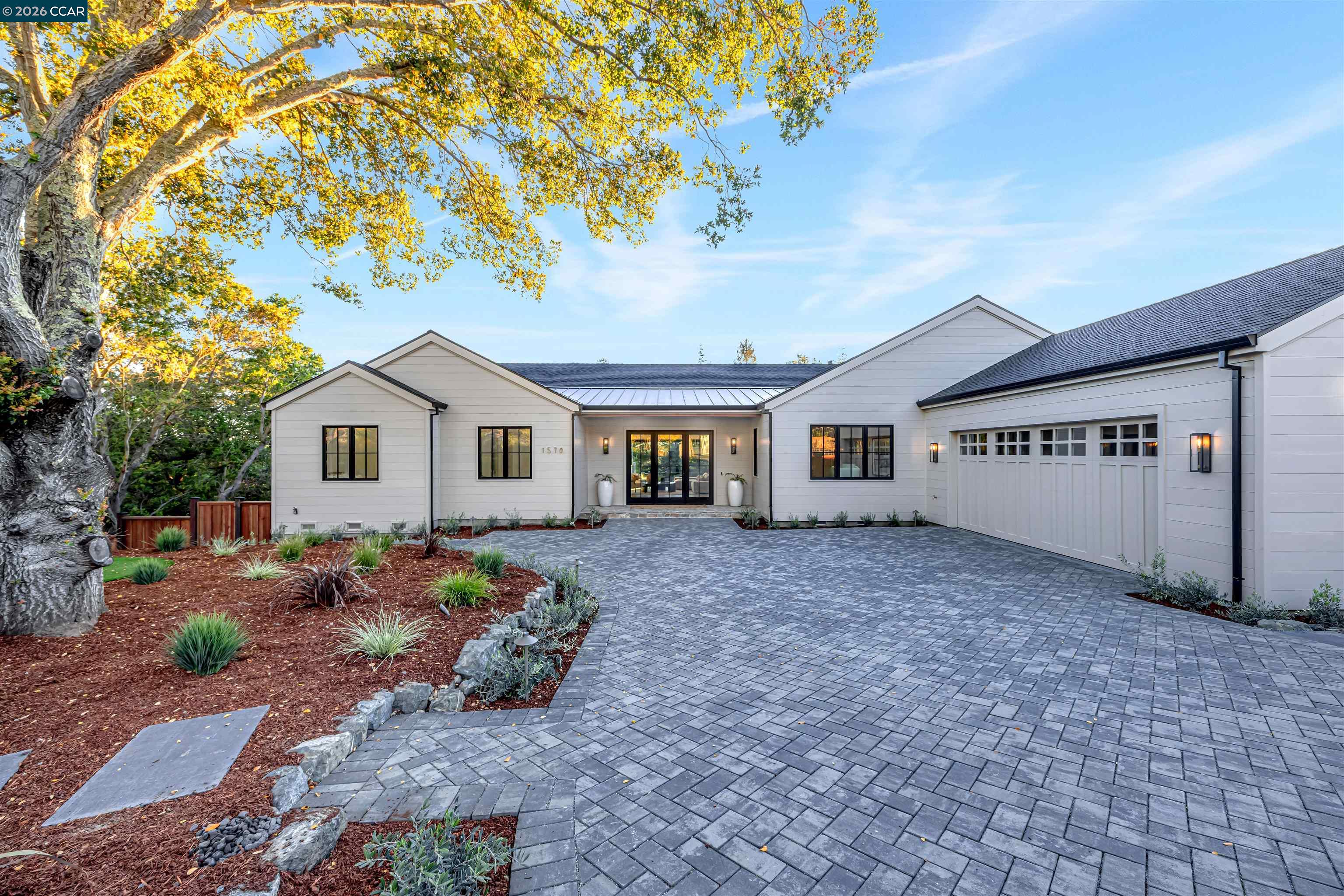 1570 Rancho View Dr