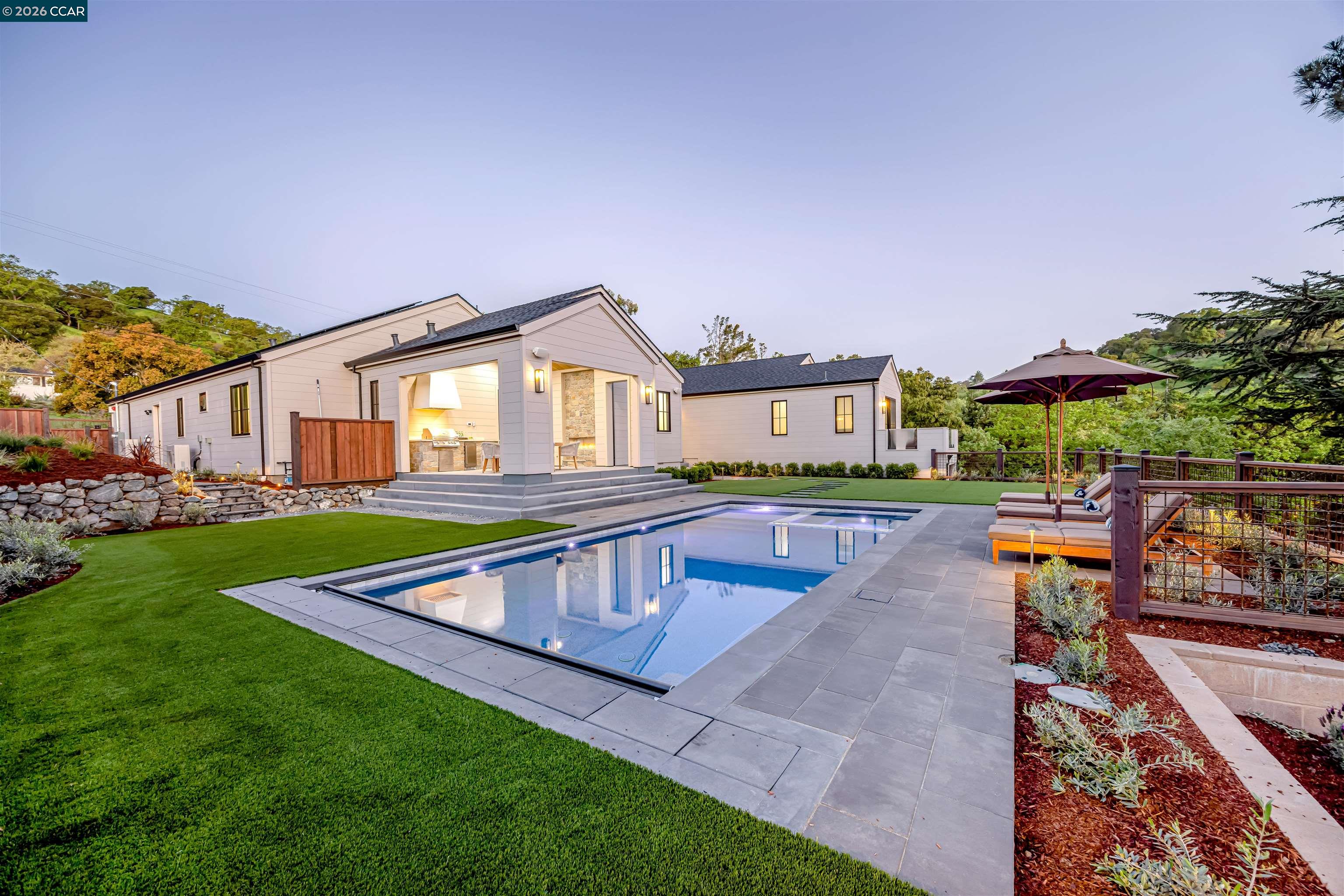 1570 Rancho View Dr