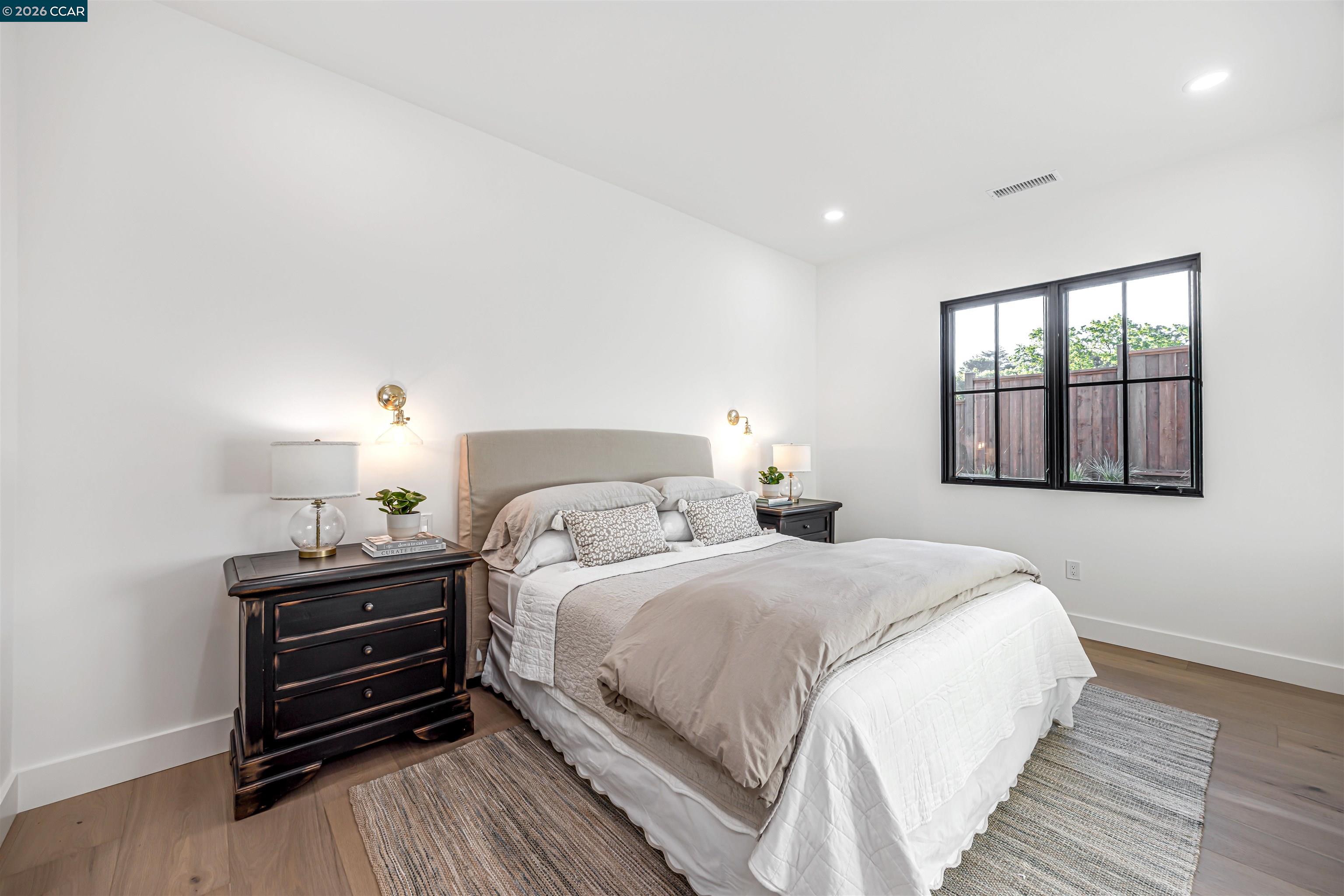 1570 Rancho View Dr