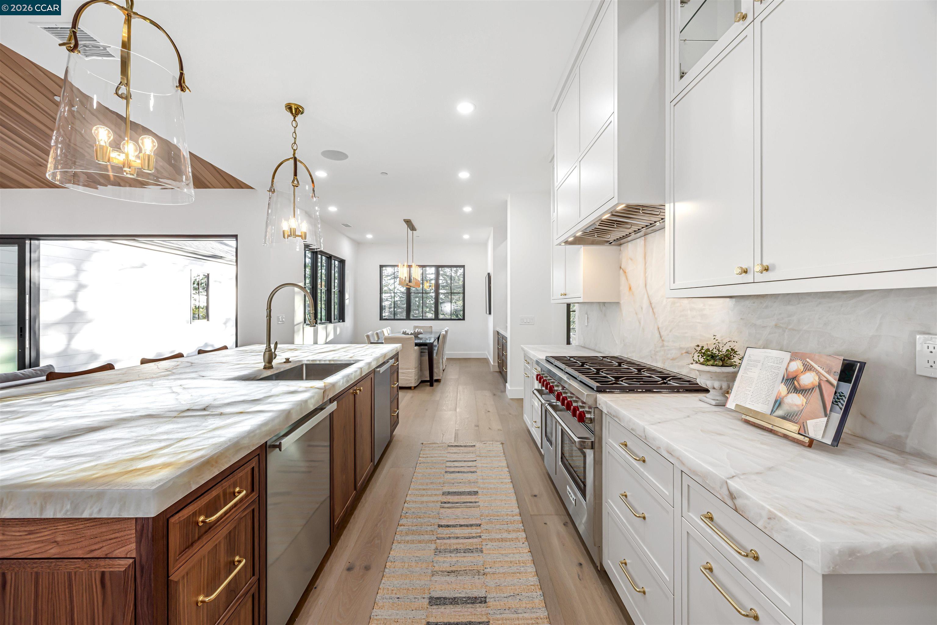 1570 Rancho View Dr