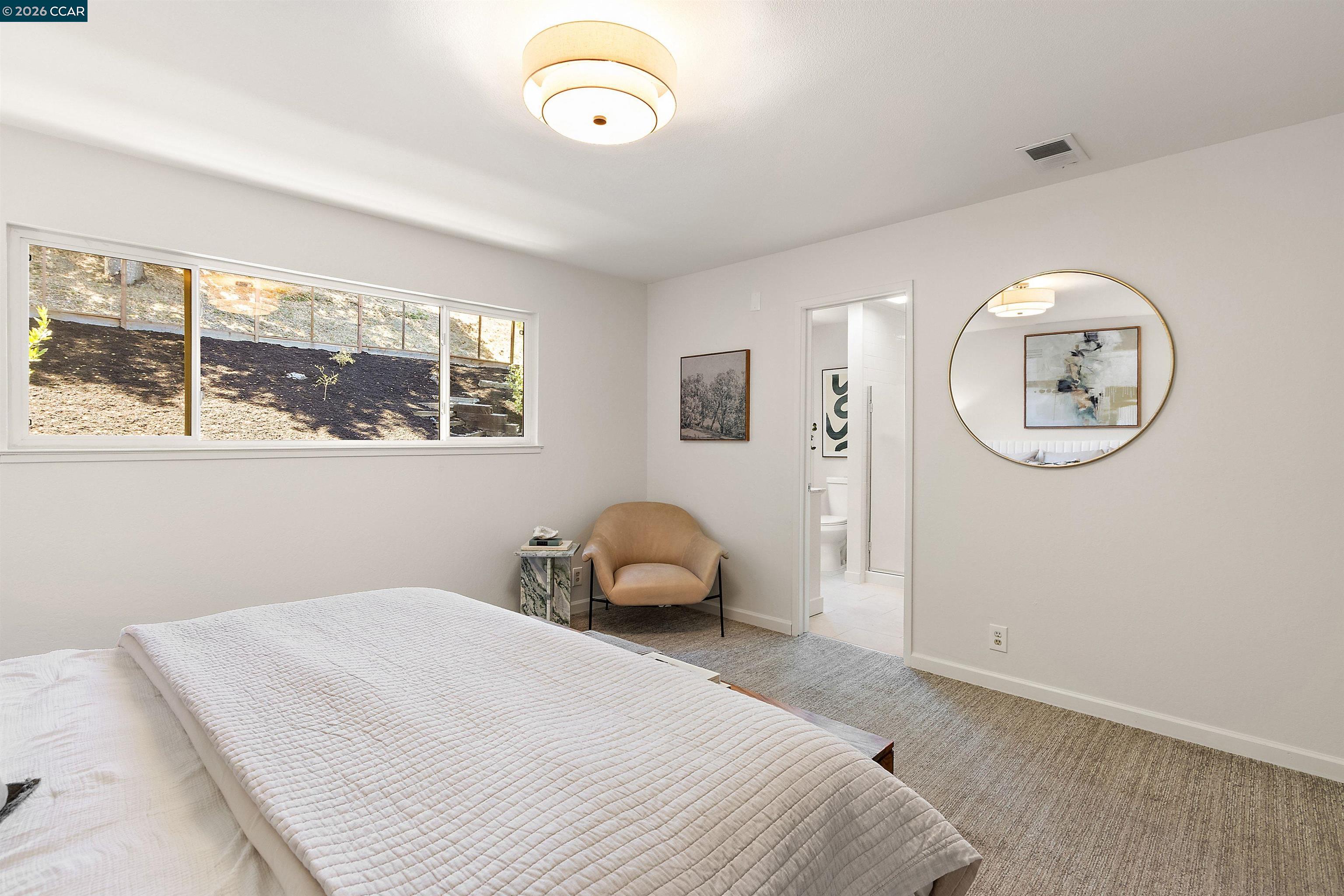 38 Buckingham Dr