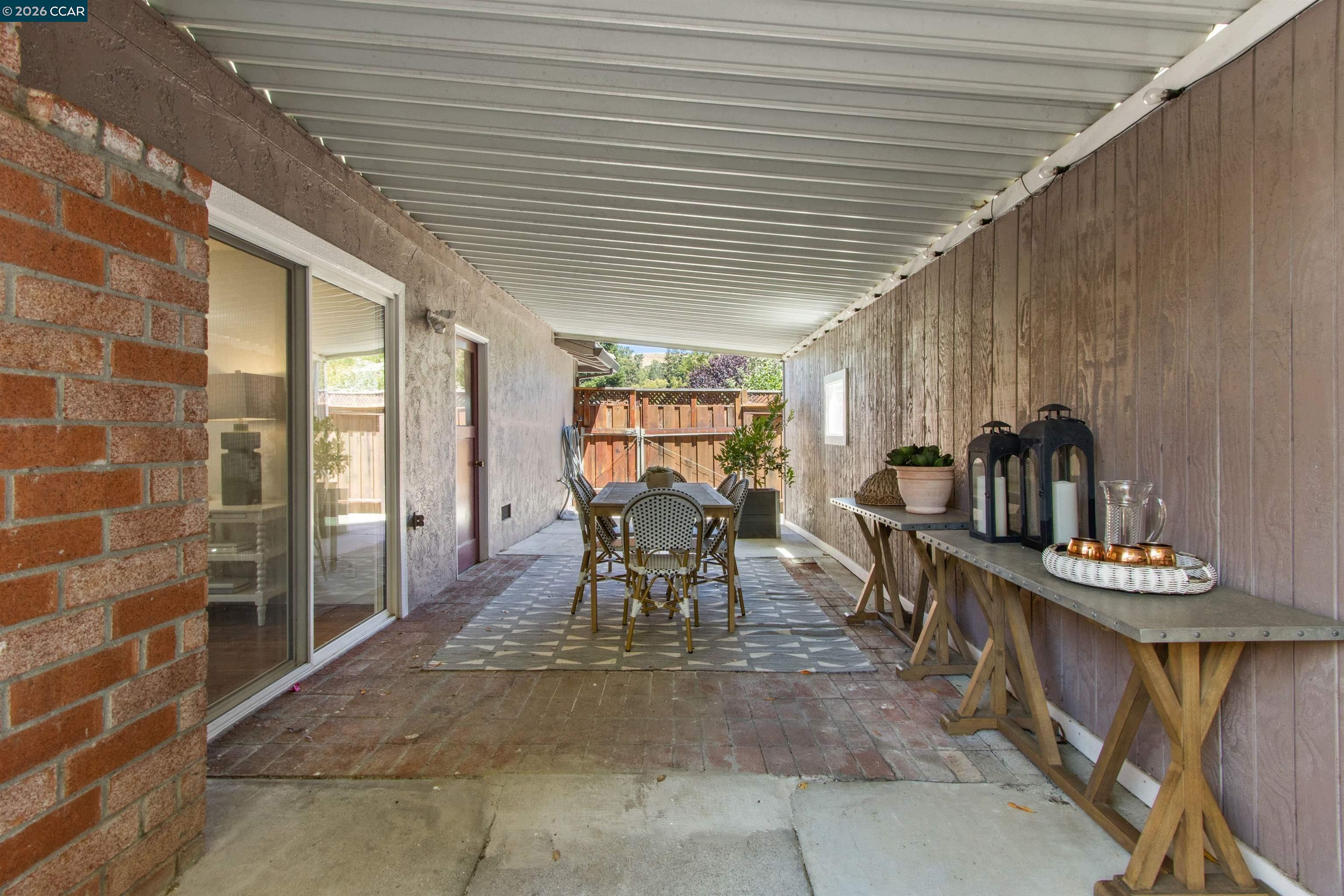 38 Buckingham Dr