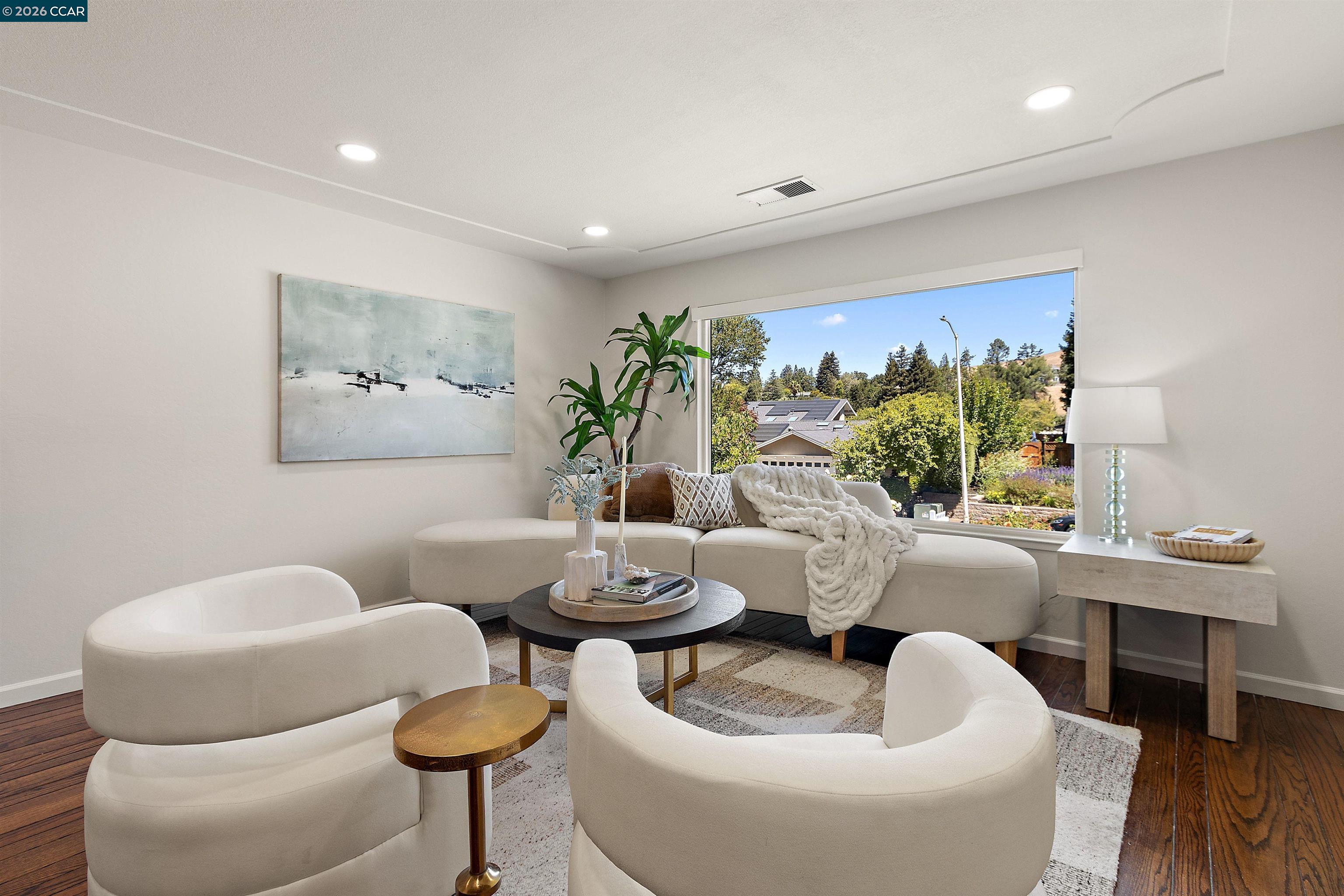 38 Buckingham Dr
