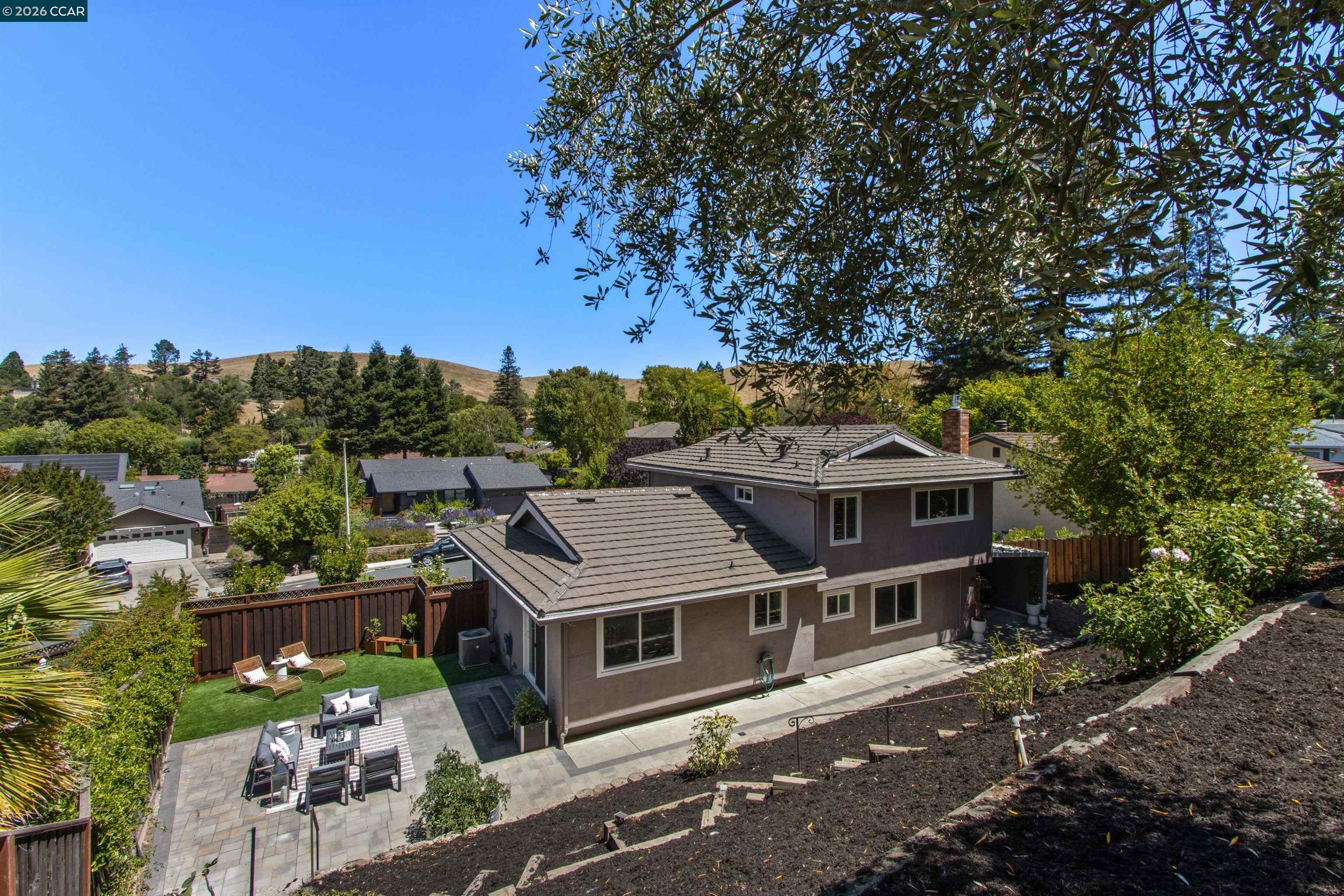38 Buckingham Dr