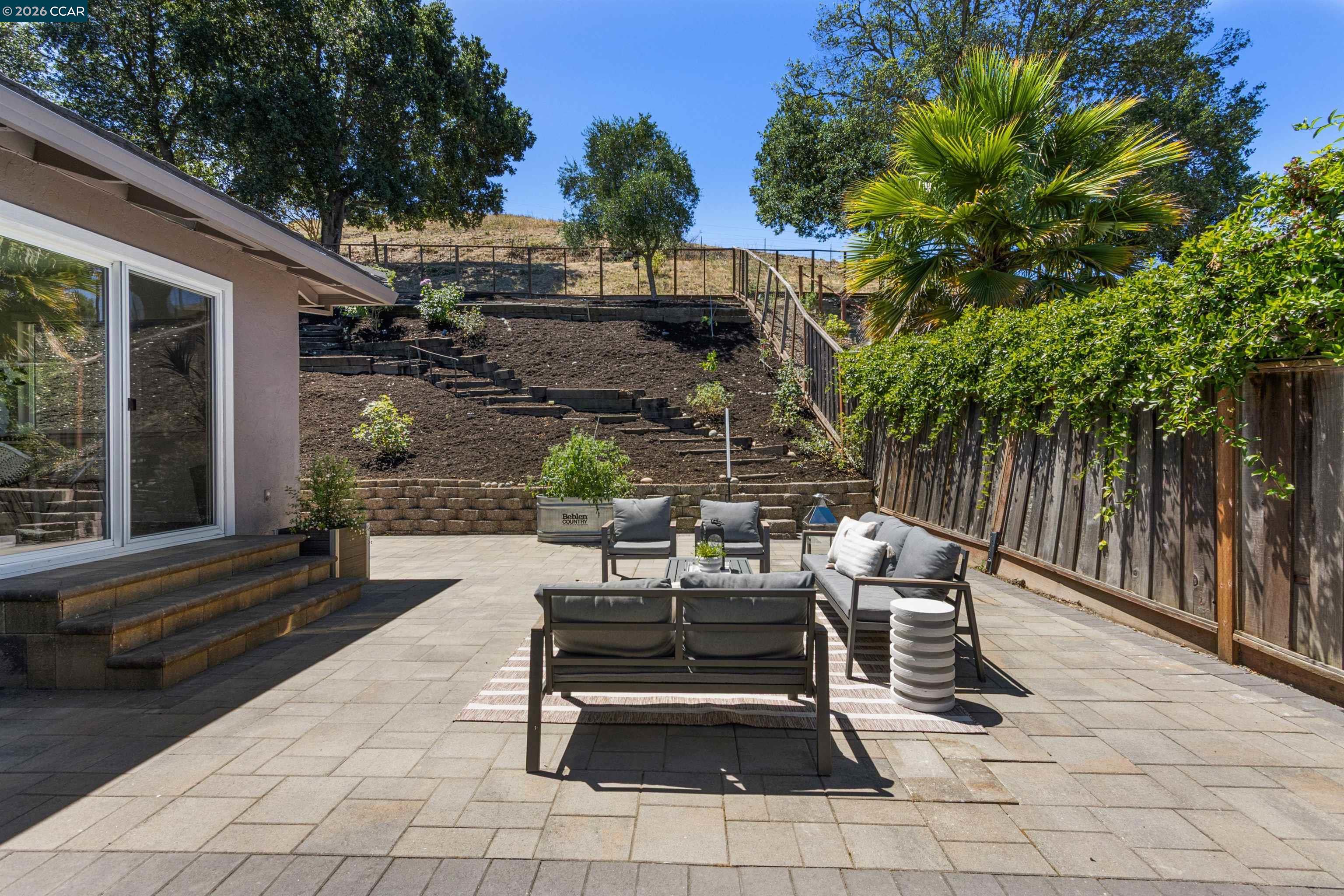 38 Buckingham Dr