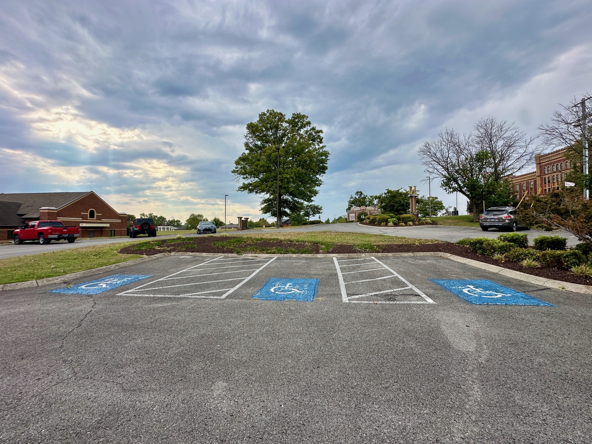 102 Castle Heights Blvd