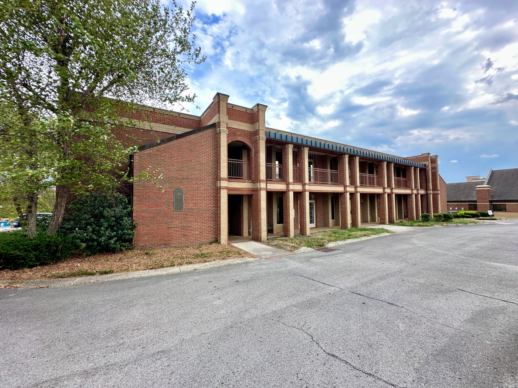 102 Castle Heights Blvd