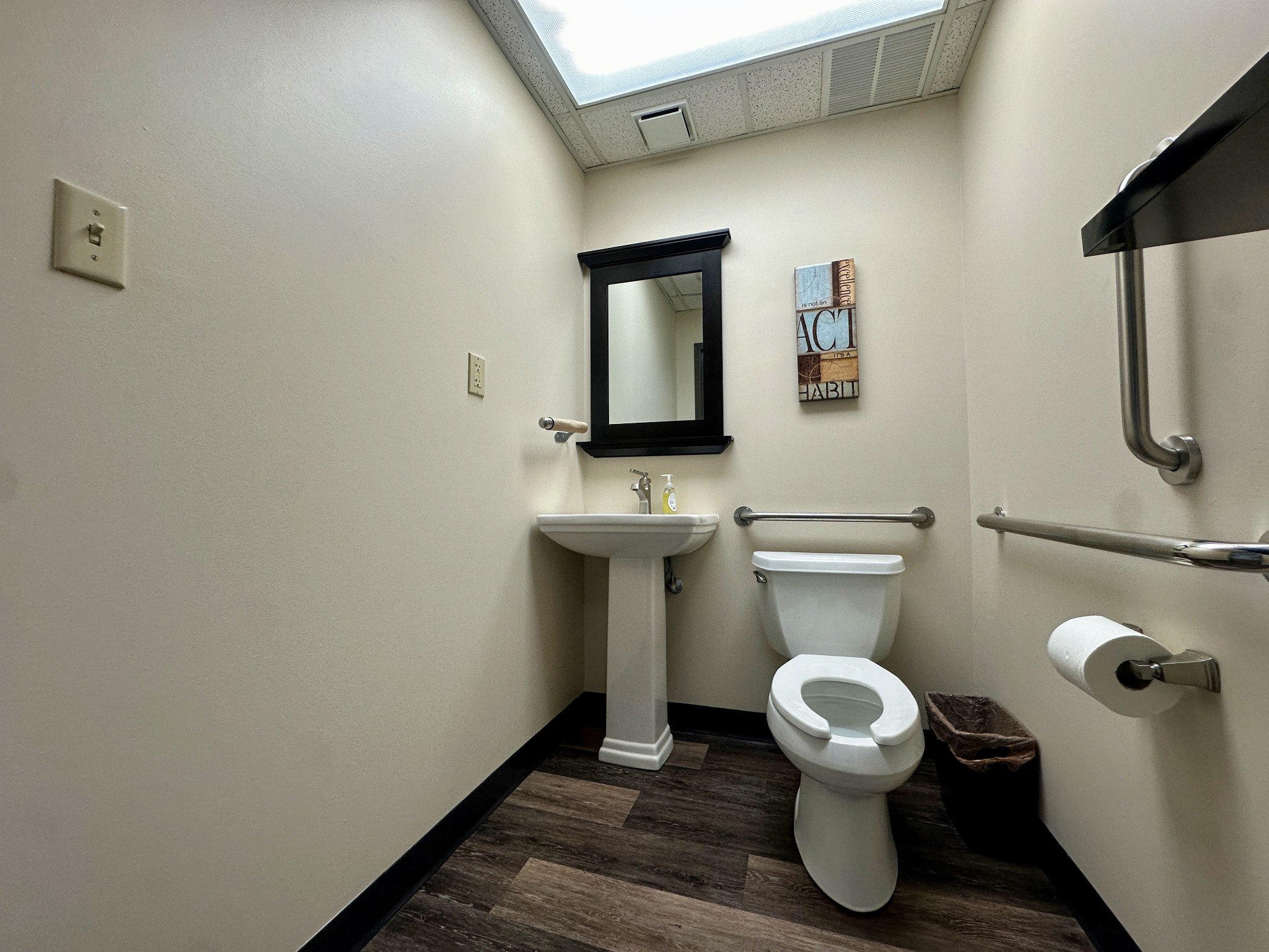 102 Castle Heights Blvd