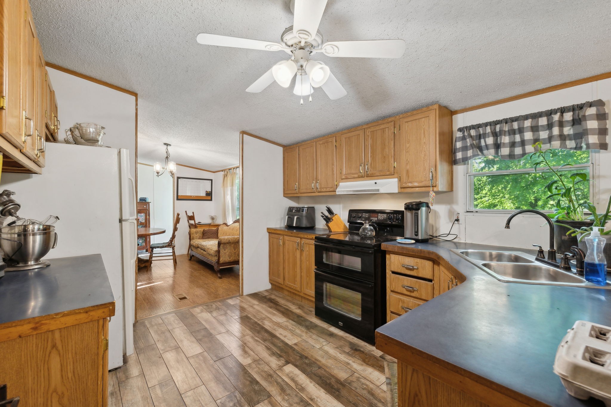 1182 Old Laguardo Rd, E