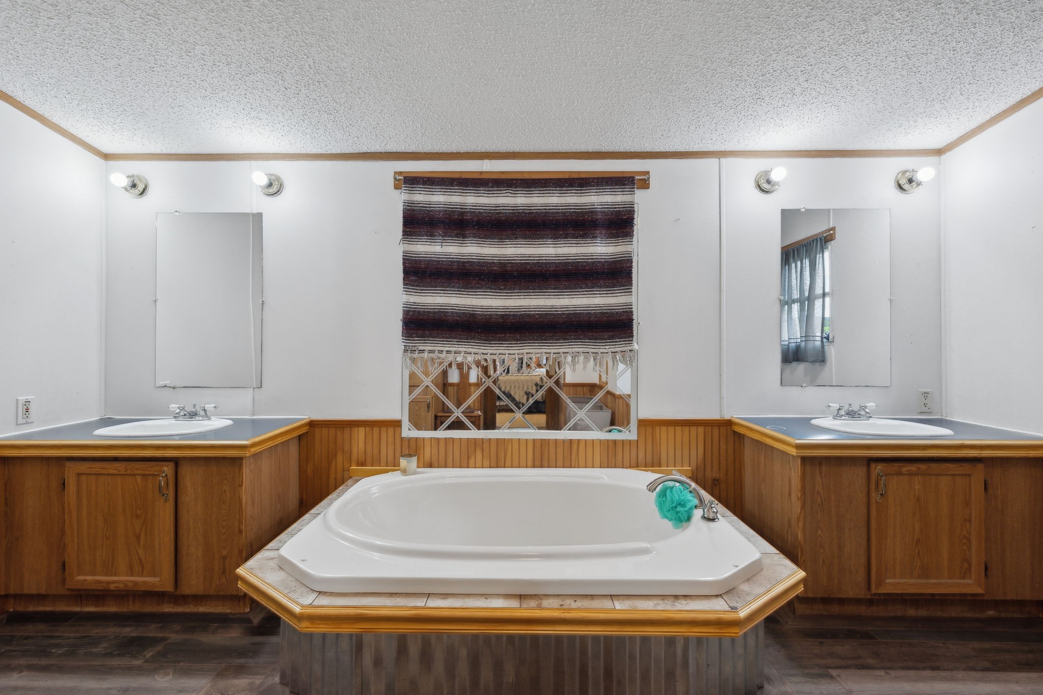 1182 Old Laguardo Rd, E