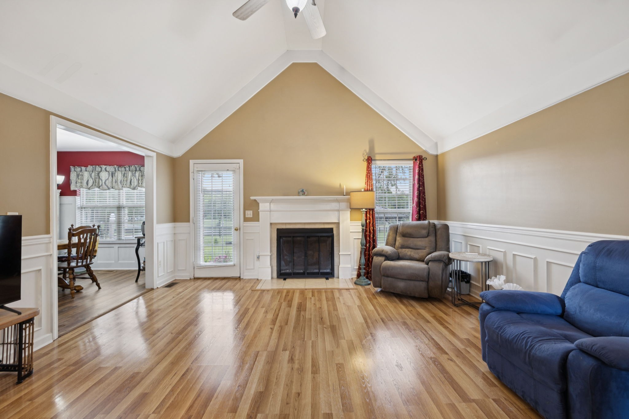 114 Falling Branch Ct