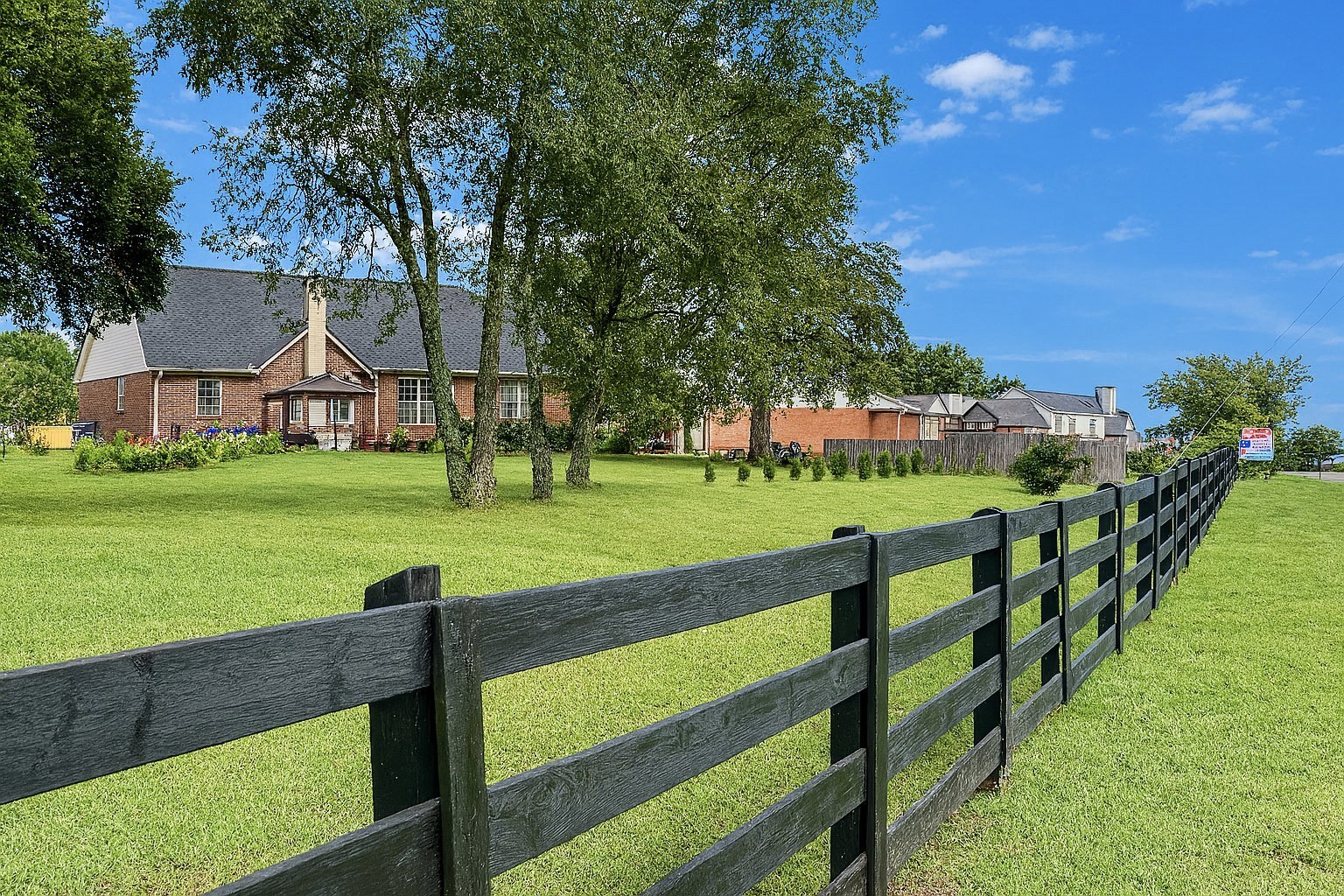 114 Falling Branch Ct