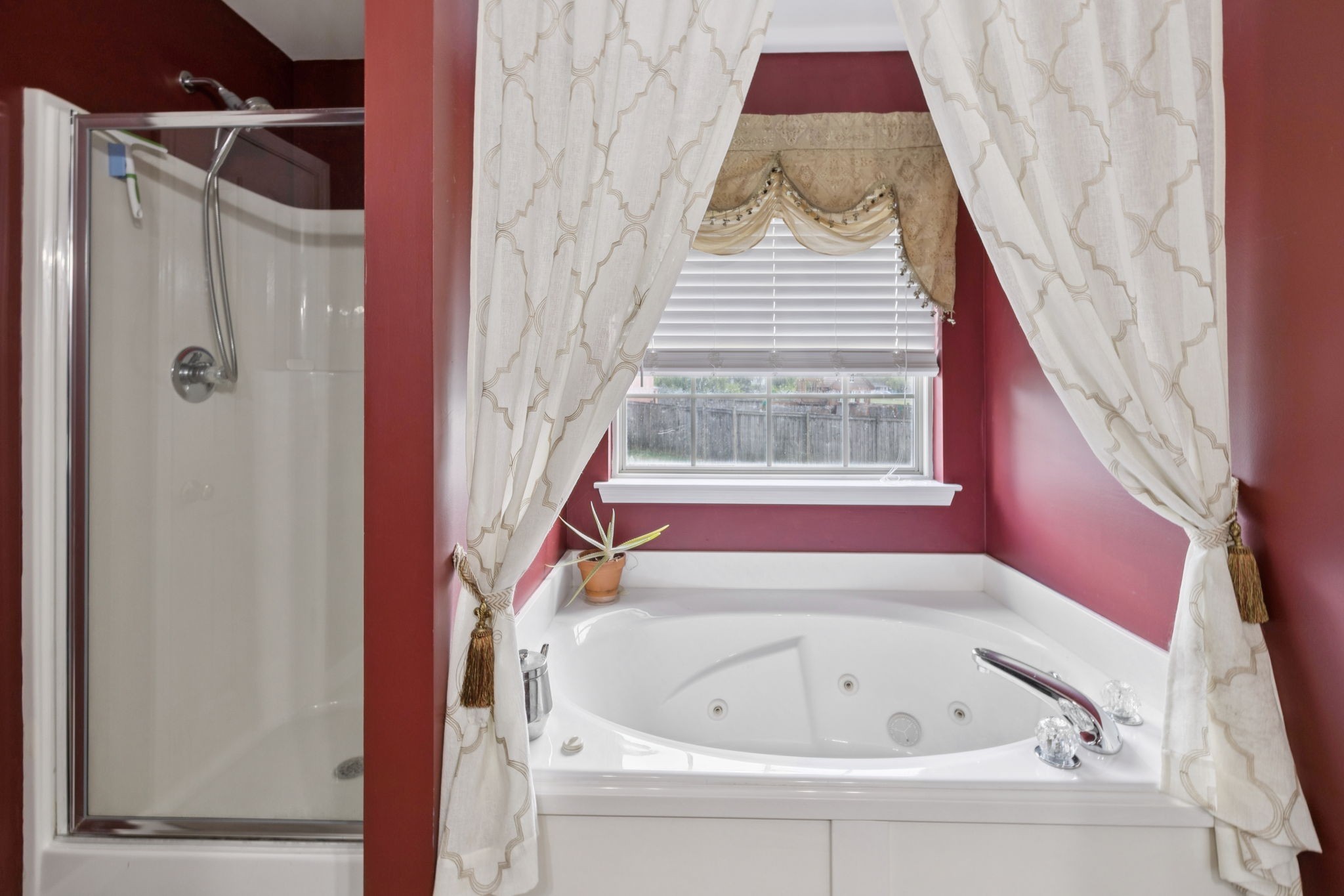 114 Falling Branch Ct