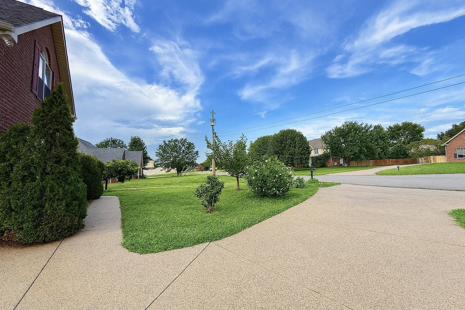 114 Falling Branch Ct