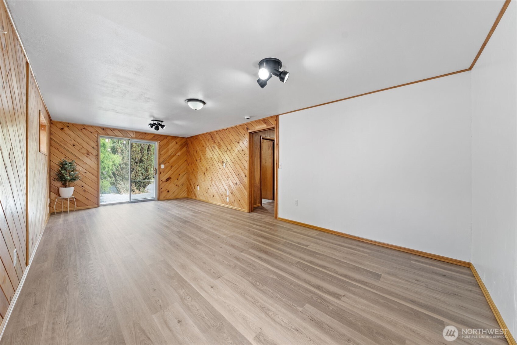 11502 200th Street E