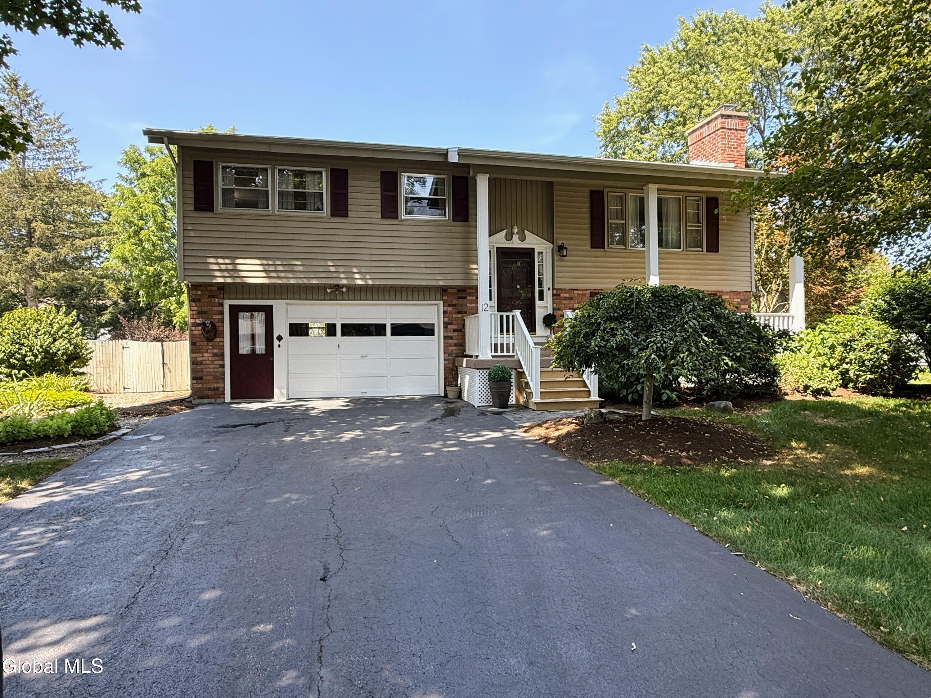12 Apple Blossom Lane
