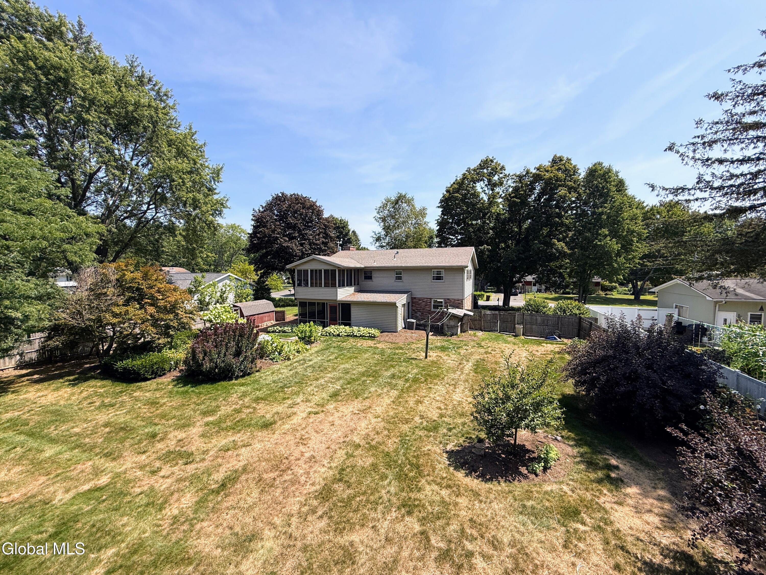 12 Apple Blossom Lane