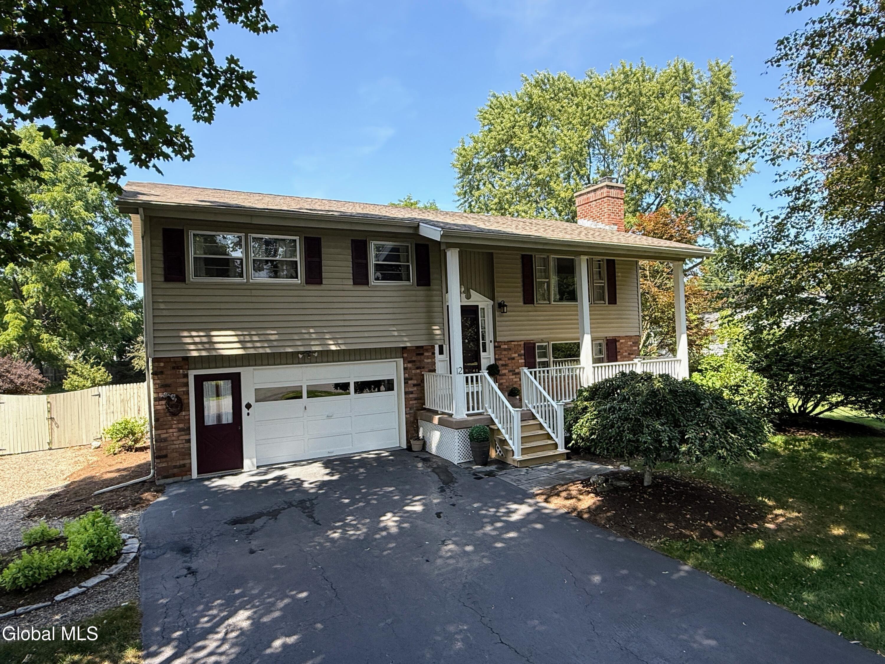 12 Apple Blossom Lane