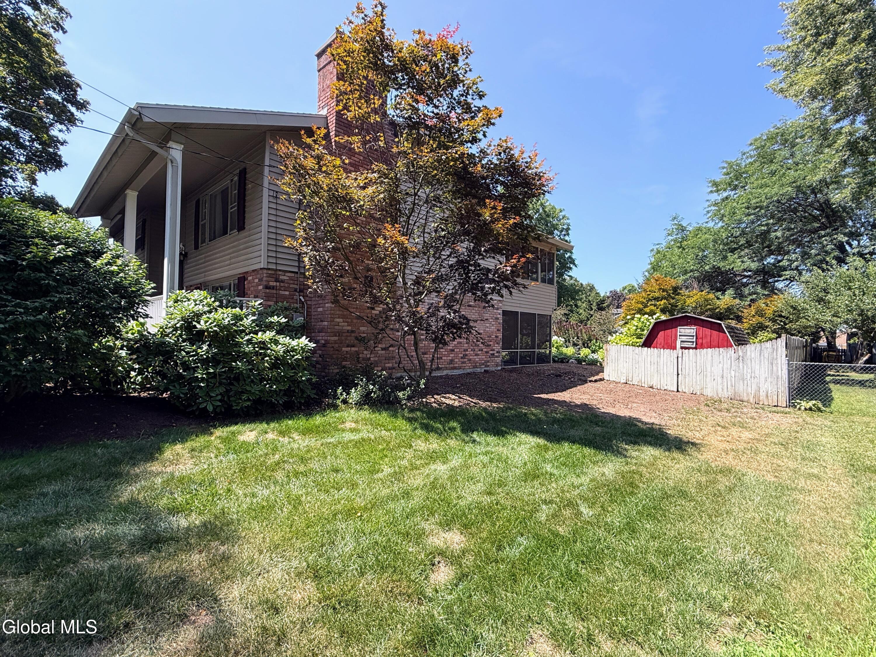 12 Apple Blossom Lane