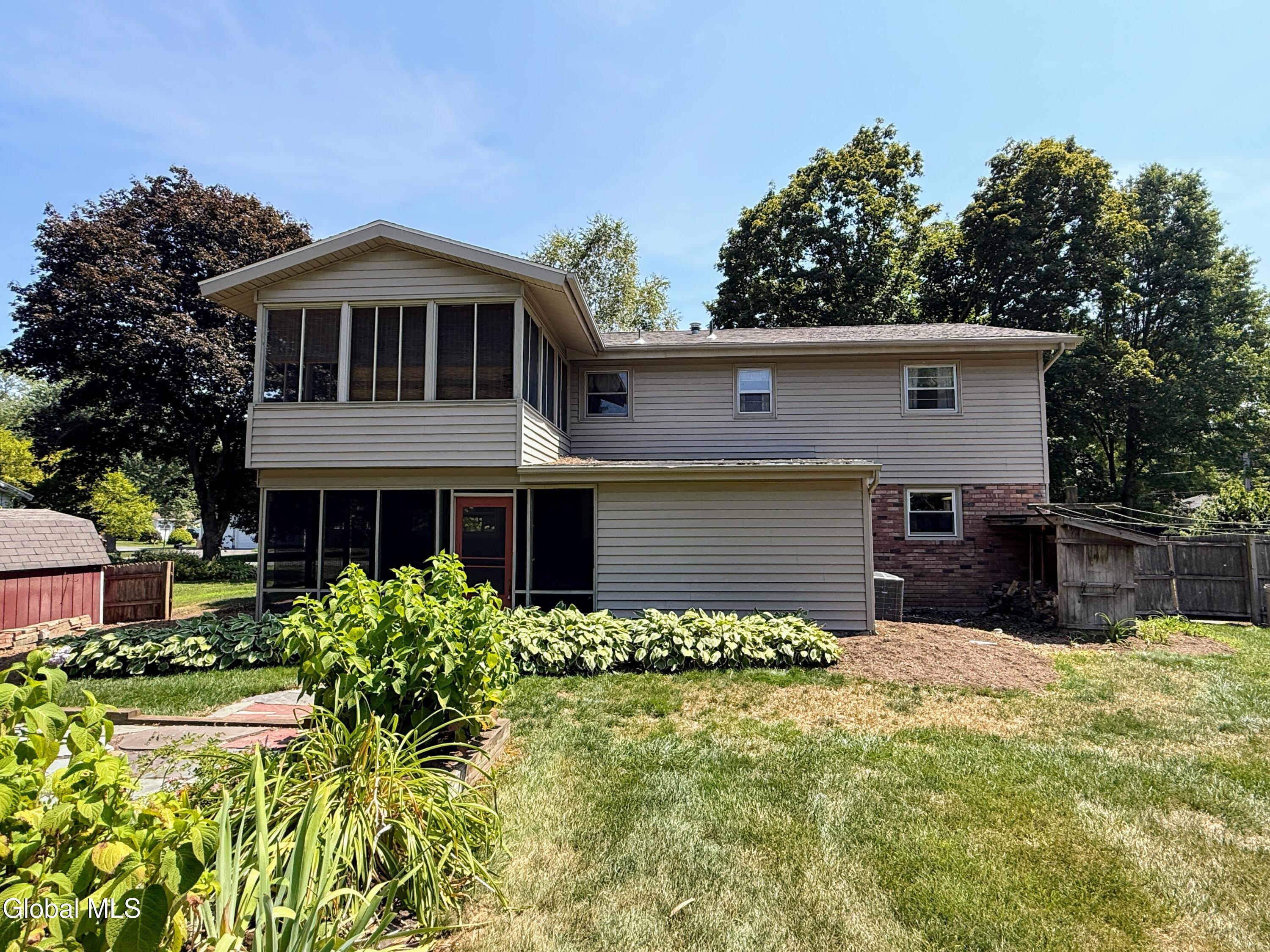12 Apple Blossom Lane