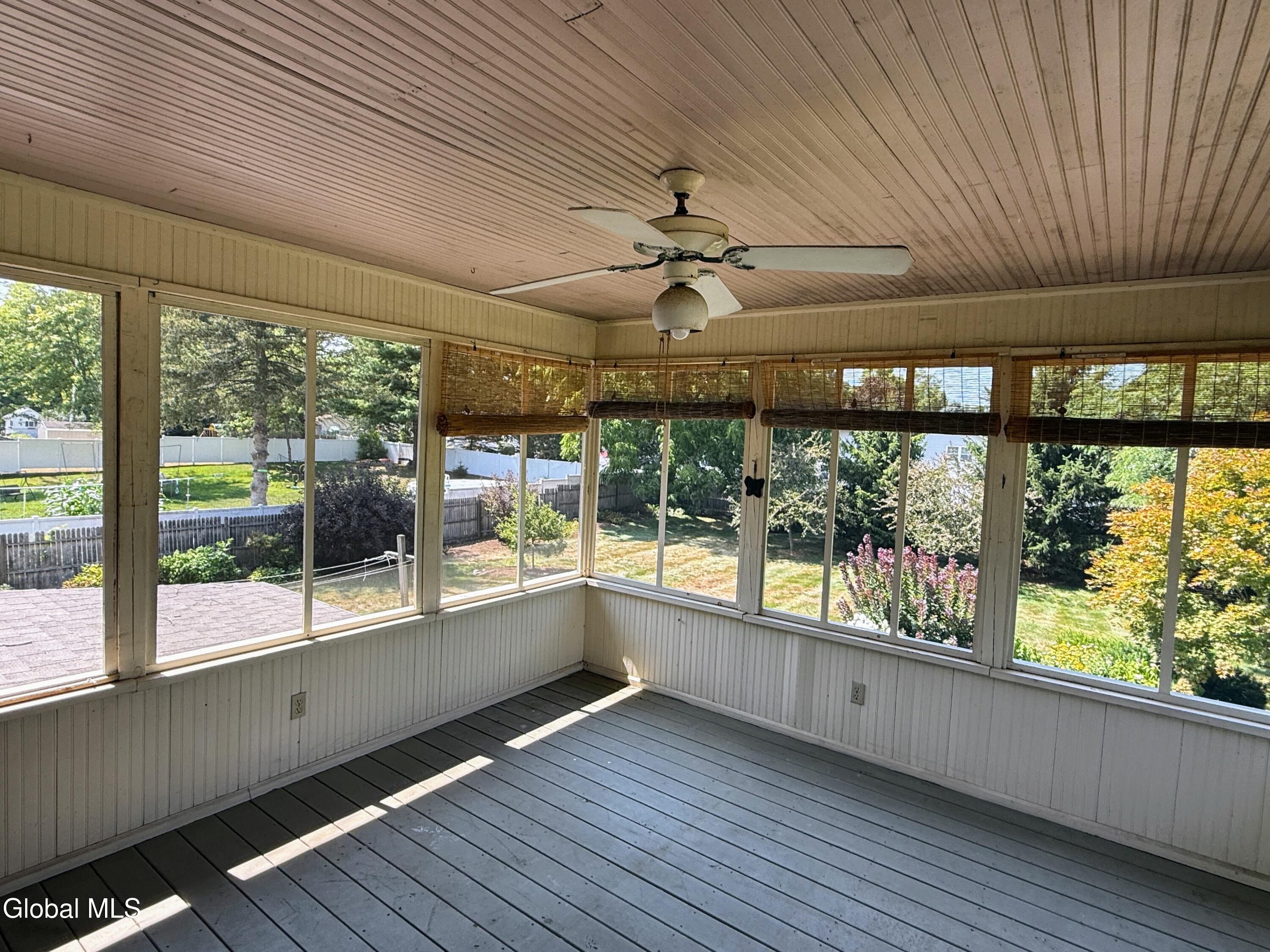 12 Apple Blossom Lane