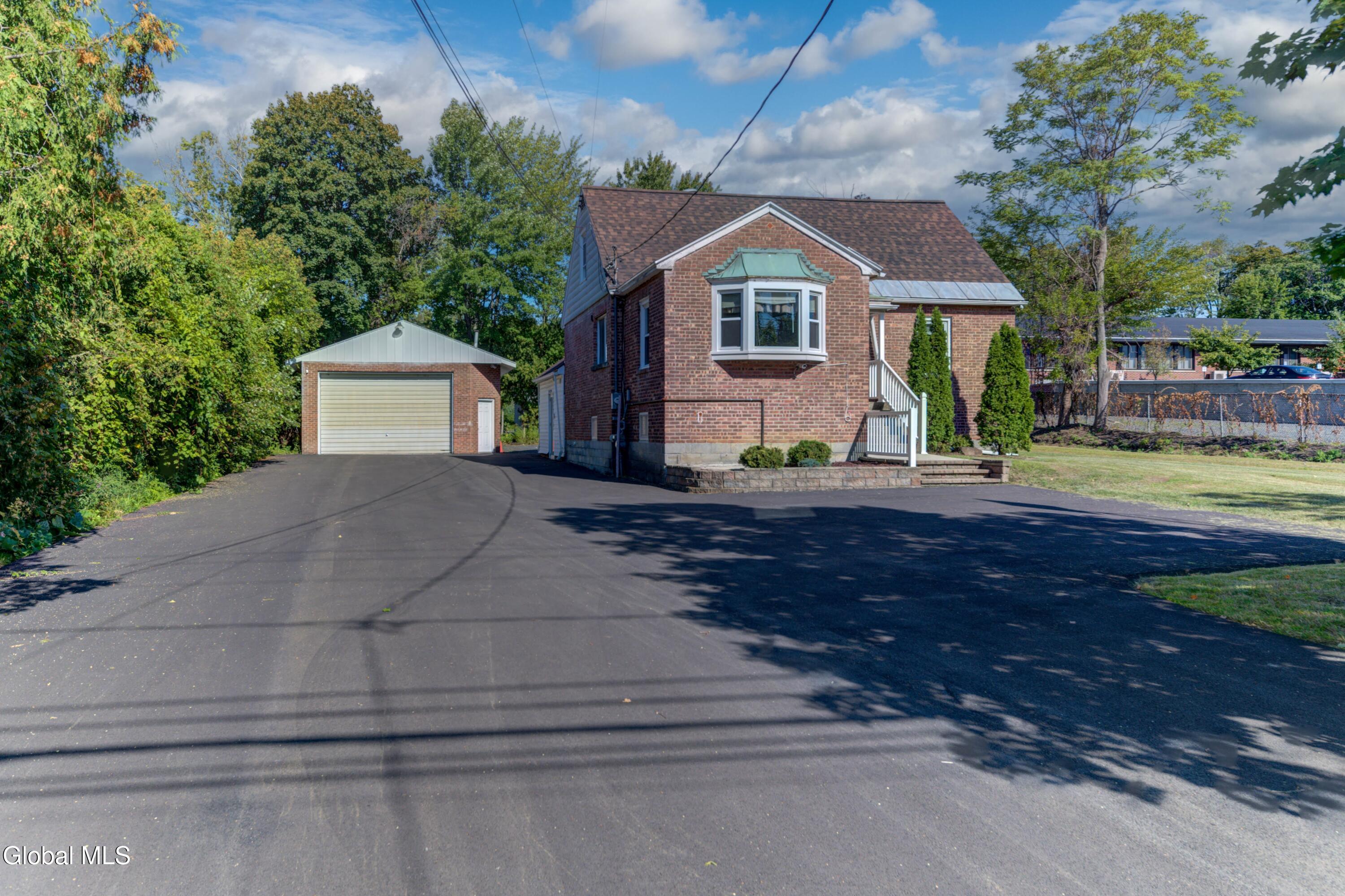 34 Russell Road