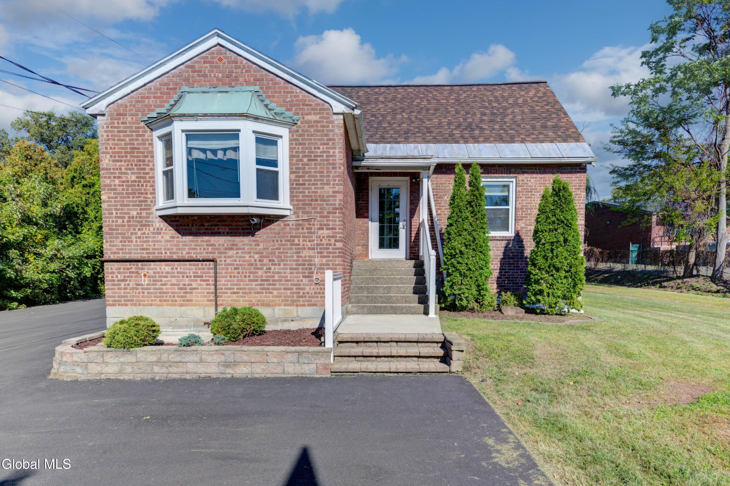34 Russell Road