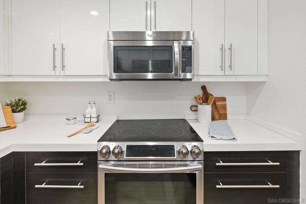 2323 Adams 102
