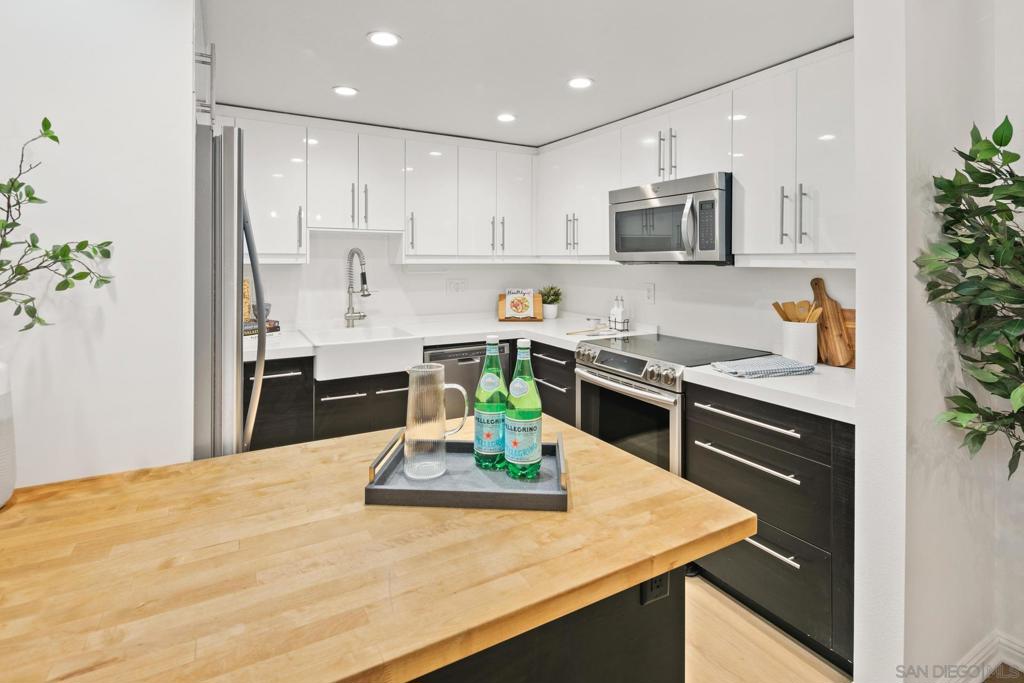 2323 Adams 102