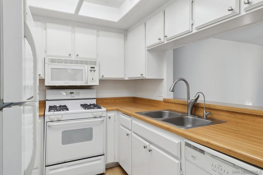 2039 Lakeridge 204