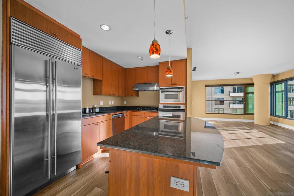 645 Front St 1206
