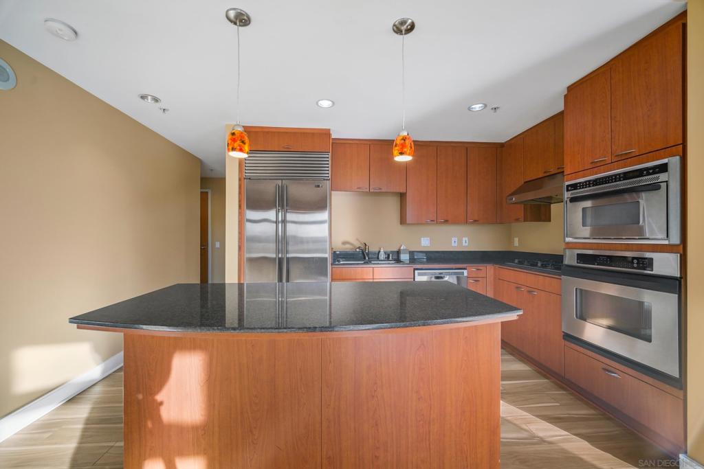 645 Front St 1206