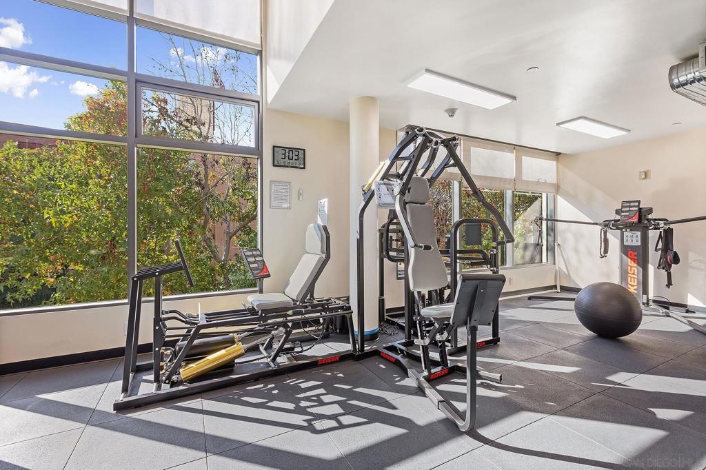 645 Front St 1206