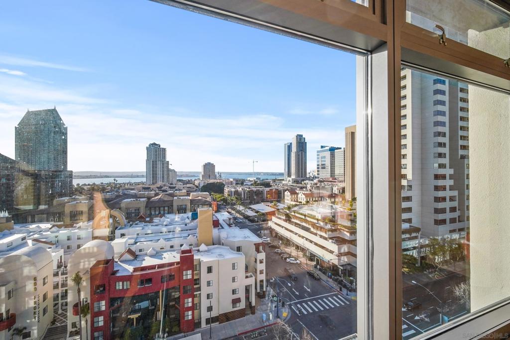 645 Front St 1206