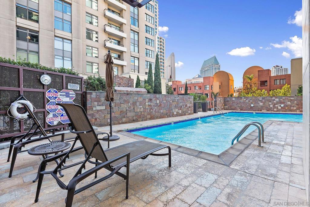 645 Front St 1206