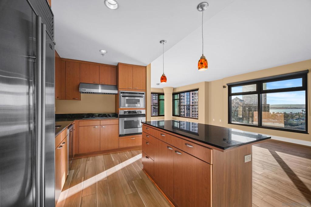 645 Front St 1206