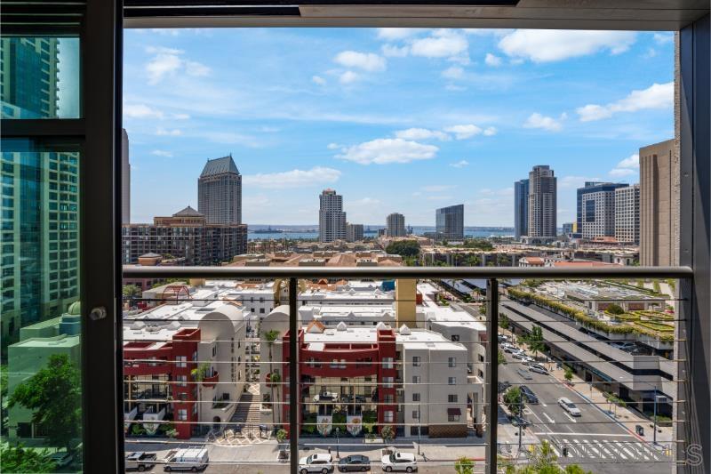 645 Front St 1206