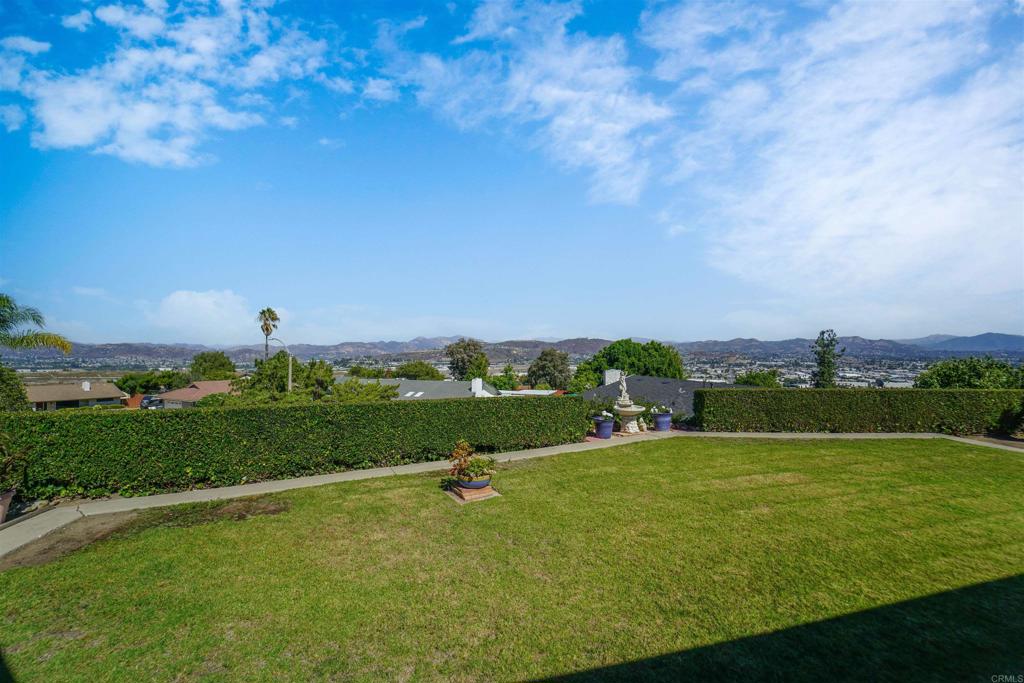 1516 Avenida Ladera