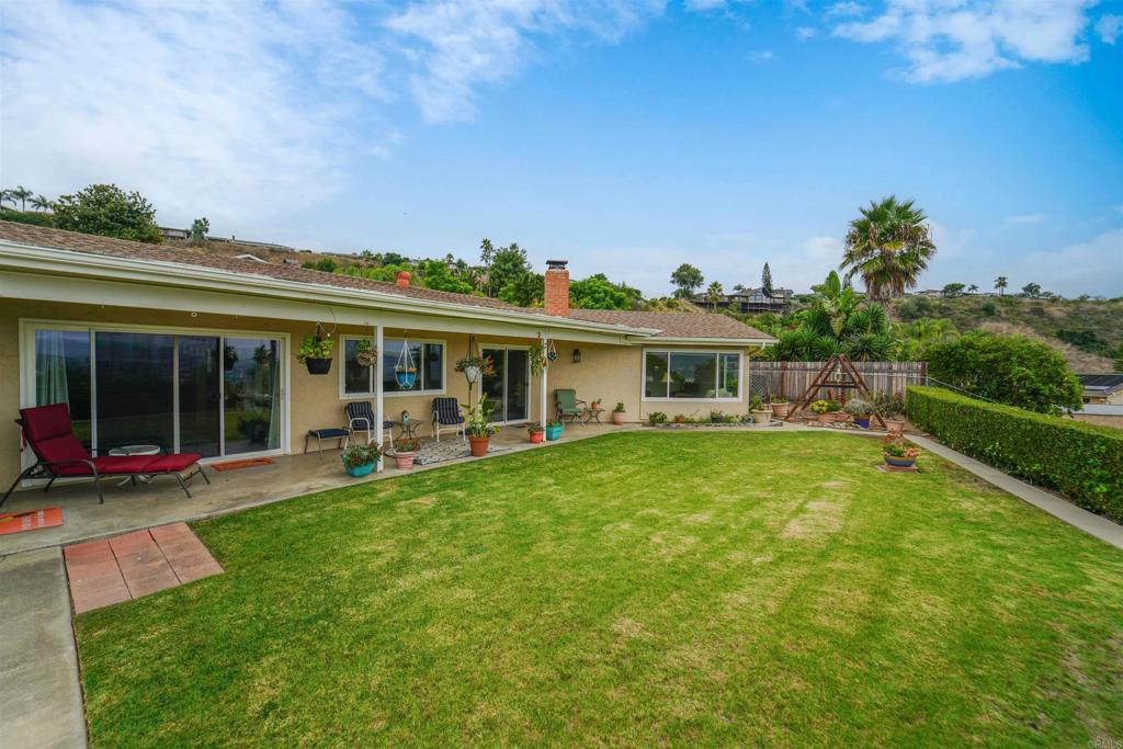 1516 Avenida Ladera