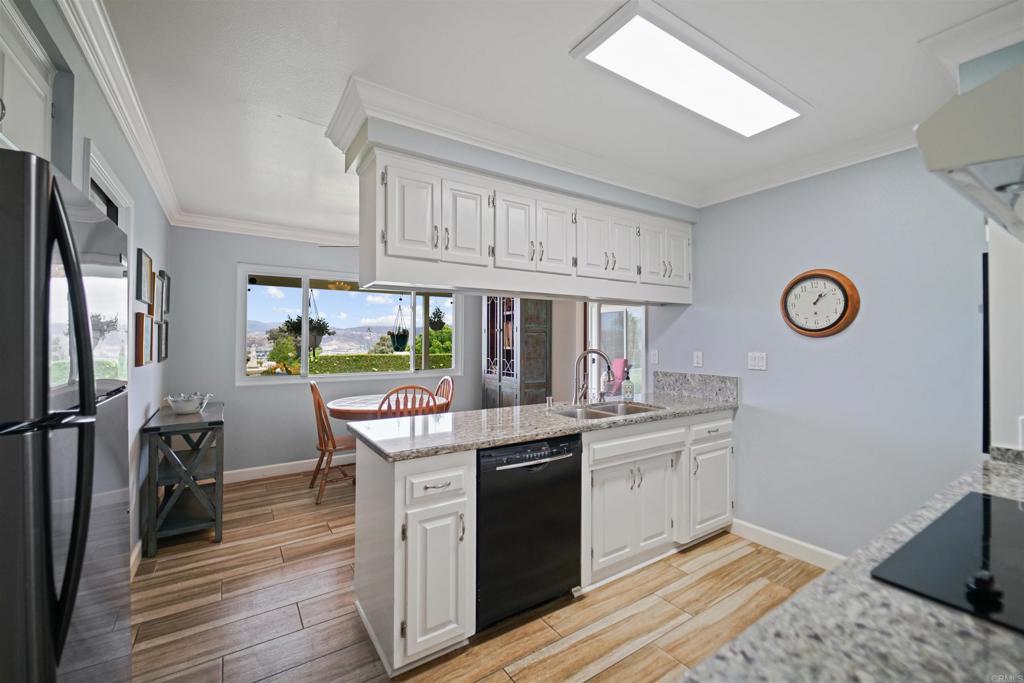 1516 Avenida Ladera