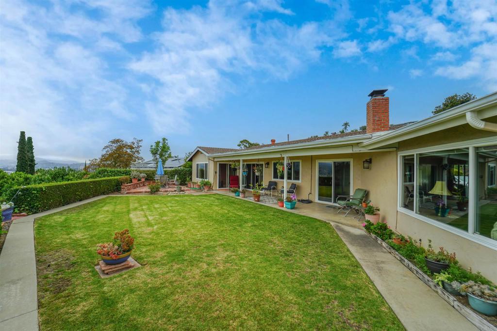 1516 Avenida Ladera