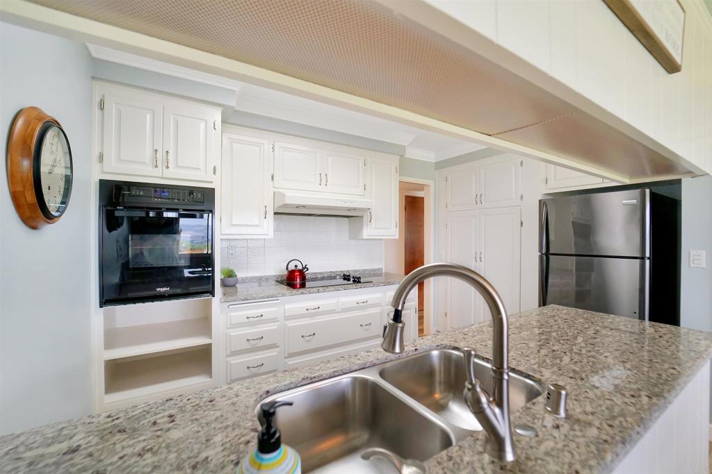 1516 Avenida Ladera